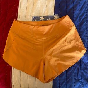 ATHLETA RUN WITH IT 3.5" SHORT